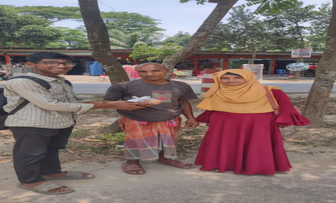 নান্দাইলে শিশু ফোরামের সদস্যদের হাত থেকে ফুল ও নাস্তা পেয়ে অভিভুত শ্রমিকরা নান্দাইলে শিশু ফোরামের সদস্যদের হাত থেকে ফুল ও নাস্তা পেয়ে অভিভুত শ্রমিকরা